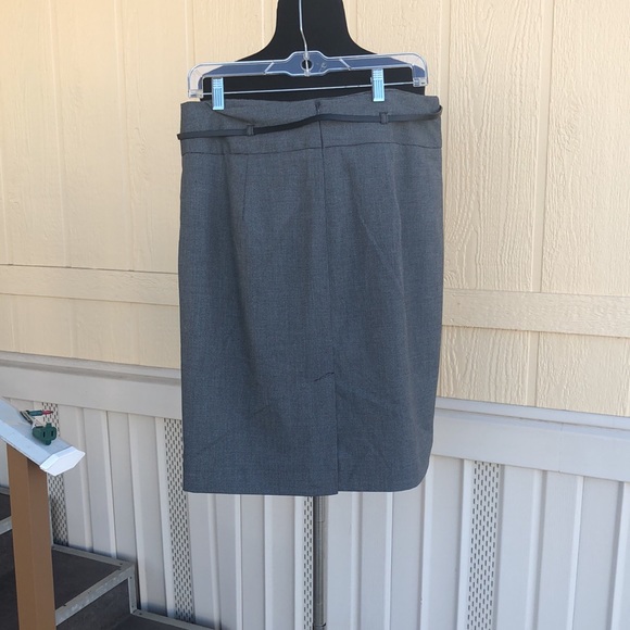 COPY - Pretty Designer Skirt by Liz Claiborne career, size 12 - Picture 4 of 7